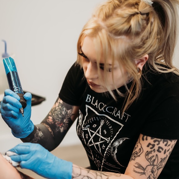 Meet your Posher, Claire - Picture 1 of 1